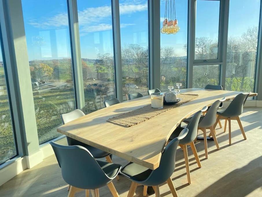 Luxury Converted Water Tower In Flockton Villa Emley Exterior photo